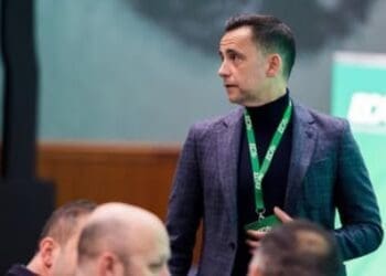 Mário Branco, avaliado pelo Vasco para o cargo de diretor executivo, começou a seguir o clube nas redes sociais recentemente.