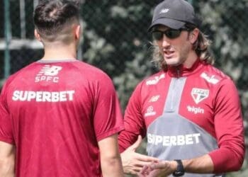 São Paulo pode enfrentar até 8 desfalques na partida desta quinta-feira contra o Vasco.