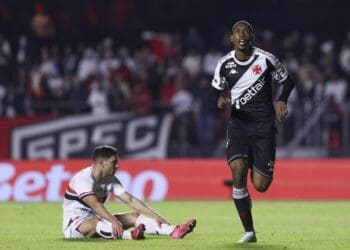 Rayan superou dúvidas e vive seu melhor momento no Vasco