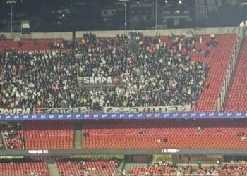 Confira imagens da torcida do Vasco no Morumbi durante a partida contra o São Paulo.