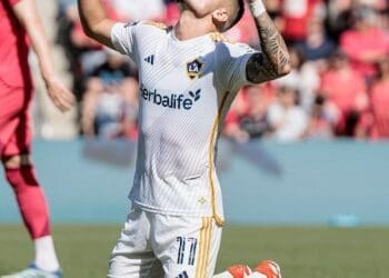 Vasco irá receber US$ 250 mil do LA Galaxy pelos 25 gols de Gabriel Pec no time.