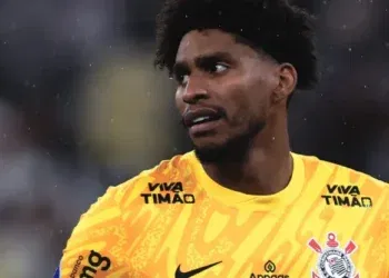 Goleiro Hugo Souza, do Corinthians, recorda sua trajetória nas categorias de base do Vasco