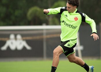 Confira as imagens do treinamento desta terça-feira no CT Moacyr Barbosa.