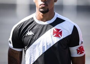 O Shabab Al-Ahli, dos Emirados Árabes, demonstraria interesse pelo defensor Luiz Gustavo.