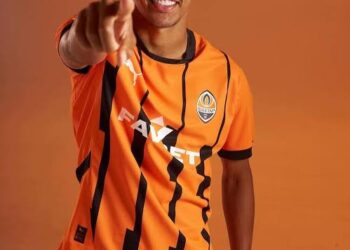 Vasco realiza consulta sobre o atacante Pedrinho, do Shakhtar Donetsk.