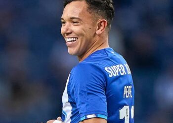 Equipe de Pepê, do Porto, afirma que não há possibilidade de o atacante atuar no Vasco.