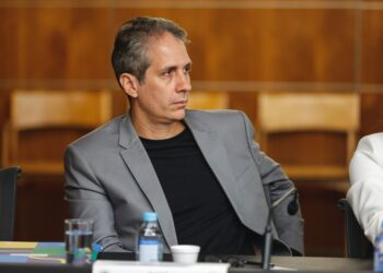 CBF planeja implementar regras de fair play financeiro no futebol brasileiro até 2026.