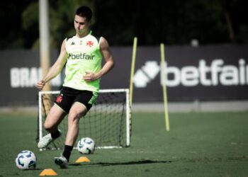 Uma semana depois de voltarem, David e Estrella treinam sem restrições.