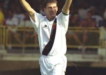 Vasco celebra o aniversário de Pedrinho, o homenageado do dia.