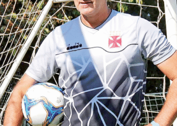 Carlos Germano recorda confrontos e conquistas no Maracanã
