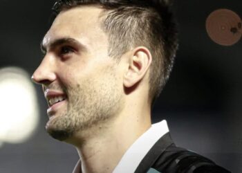 Vasco felicita o arqueiro Daniel Fuzato, que celebra seu aniversário hoje