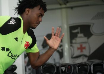 Confira imagens do treinamento realizado nesta segunda-feira no CT Moacyr Barbosa.