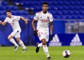 Thiago Mendes foi contatado por Fernando Diniz e Léo Jardim antes de fechar contrato com o Vasco.