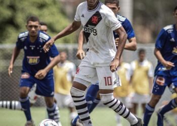 Camisa 10 de diversas modalidades, Ykaro Toledo se despede do Vasco aos 21 anos.