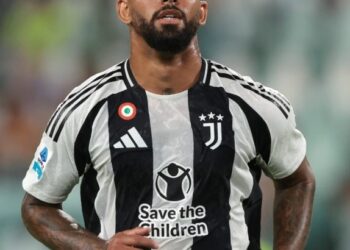 Newcastle demonstra interesse no jovem talento vascaíno Douglas Luiz, atualmente na Juventus.