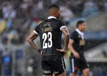 Zé Gabriel foi o último a usar a camisa 23 do Vasco antes de Thiago Mendes.