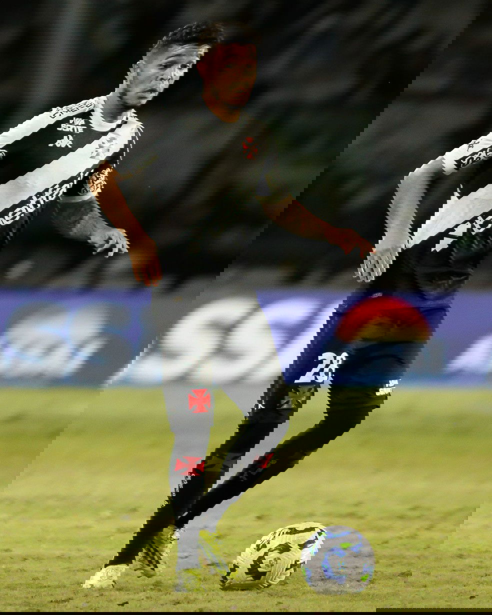 20250708-223540-1-5-adson-em-acao-pelo-vasco-foto-matheus-limavasco-1 Adson em ação pelo Vasco — Foto: Matheus Lima/Vasco