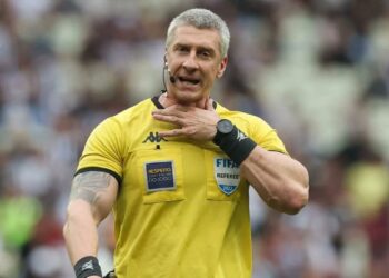 Anderson Daronco, do Rio Grande do Sul, será o árbitro de Vasco x Botafogo.