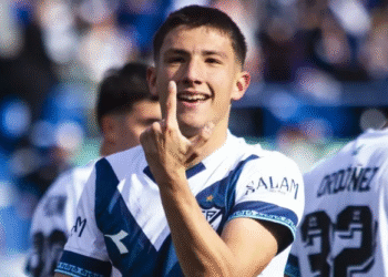 Vasco parece estar acompanhando de perto o panorama do meio-campista argentino Thiago Fernández, do Vélez Sarsfield.