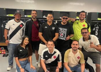 Sócios do Vasco estiveram presentes no match day no Mané Garrincha; confira as imagens.