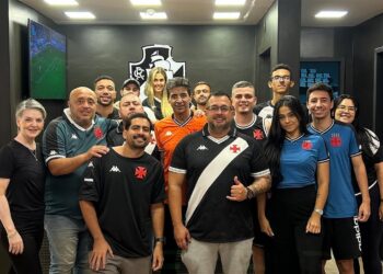 Mauro Galvão esteve presente em uma sessão de autógrafos na Gigante da Colina em Maceió.