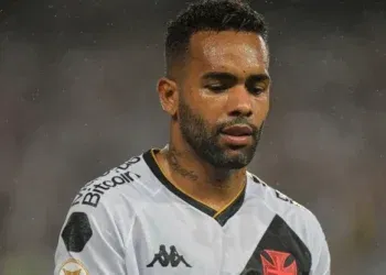 Alex Teixeira acumula 706 minutos sem marcar ou assistências pelo Vasco.