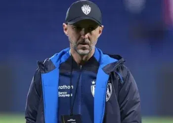 Treinador do Independiente del Valle reconhece que a expulsão logo no início alterou o desenrolar da partida.