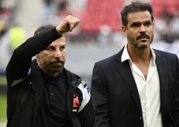 Após reveses, Vasco coloca defensores como prioridade nas aquisições.