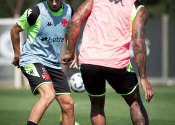 Indecisão sobre Philippe Coutinho e defesa para partida contra o Grêmio