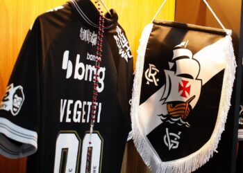 Confira as imagens do vestiário do Vasco antes do confronto com o Grêmio.