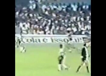 Recorde-se do espetáculo de Dinamite no Vasco 3 x 0 Grêmio durante a semifinal do Campeonato Brasileiro de 1984.