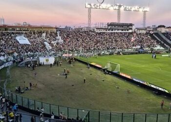 Fãs entoam cânticos para a equipe antes do confronto com o Grêmio: ‘Necessidade é vencer no Caldeirão’