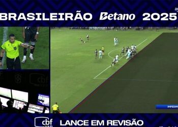 Confira a jogada do gol anulado de Hugo Moura na etapa inicial de Vasco contra Grêmio.
