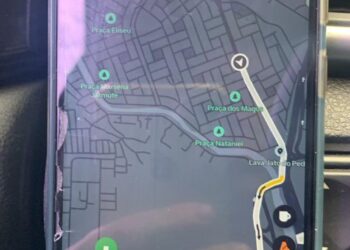 Motorista de aplicativo supostamente ‘descobriu’ a contratação do defensor Tiago Djaló, mas quem realmente estava no veículo era Loide Augusto.