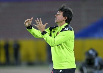 Diniz registra uma taxa de sucesso de 36% em 10 partidas; veja o rendimento dos técnicos anteriores do Vasco.