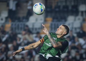 Confira imagens da preparação do Vasco em São Januário.