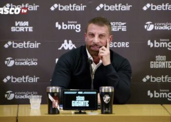 Pedrinho afirma que a performance da equipe do Vasco teve avanços nas partidas recentes.