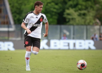 Vasco reconsidera, comunica-se com o Volta Redonda e o lateral Paulo Ricardo pode ser cedido por empréstimo.