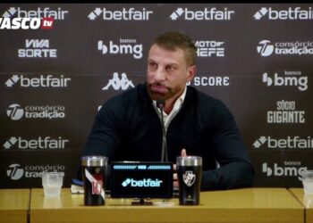 Pedrinho a respeito de João Victor: ‘Não foi uma declaração feliz, mas é um garoto que se empenha bastante e se dedica, e ele tem muito a contribuir.’