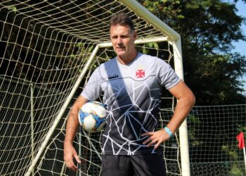 Carlos Germano solicita compreensão dos torcedores do Vasco.