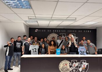 Futebol de Areia: Jogadores e equipe técnica do Vasco realizaram visita ao Estádio de São Januário