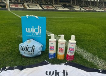 Futebol de Areia: Widi Care apoia o Vasco; confira imagens da camisa com a logo no São Januário.