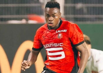 Além do Vasco, o atacante colombiano Andrés Gómez desperta o interesse de Rayo Vallecano e Mallorca.