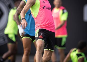 Vasco compartilha imagens do treinamento deste sábado no CT Moacyr Barbosa; confira!