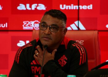 Treinador do Inter: ‘Foi evidente que o nível de preparo que o Vasco apresentou foi superior ao nosso’