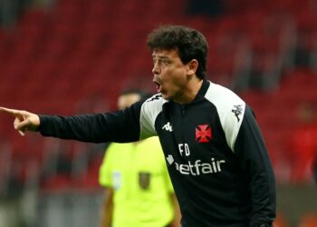 Explore outros assuntos abordados por Fernando Diniz na coletiva após o empate entre Internacional e Vasco por 1 a 1.