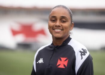 Kelly Silva assume o cargo de auxiliar-técnica no Vasco feminino.