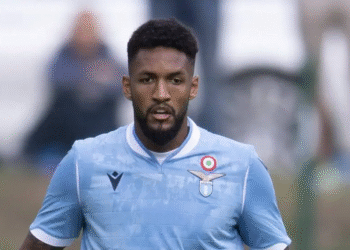 Após ser oferecido ao Vasco, zagueiro Wallace, do Atlético-GO, teve sua proposta recusada.