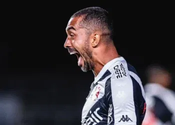 Galatasaray demonstraria interesse em Paulo Henrique.