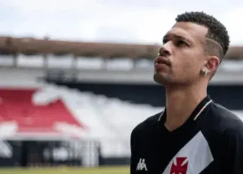 João Victor recebeu seu 6º cartão vermelho como atleta profissional.